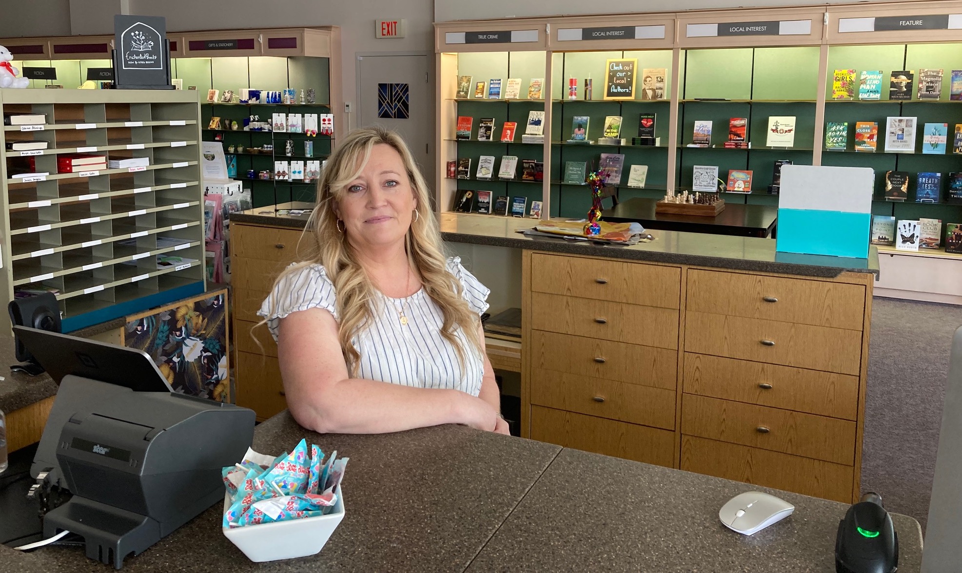 General manager now taking over as owner of downtown bookstore; grand  opening set for Saturday – Muddy River News